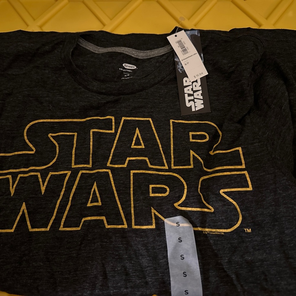 Old Navy Star Wars Tee Shirt size Small new with Tags